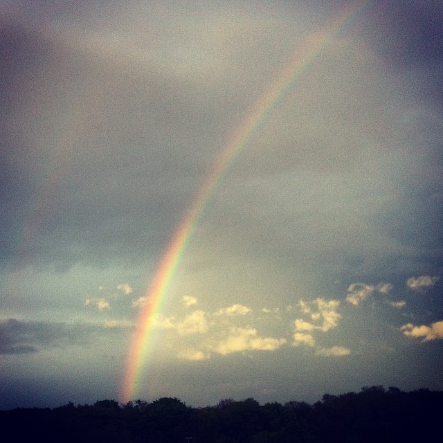 Arcobaleno come spada scintillante