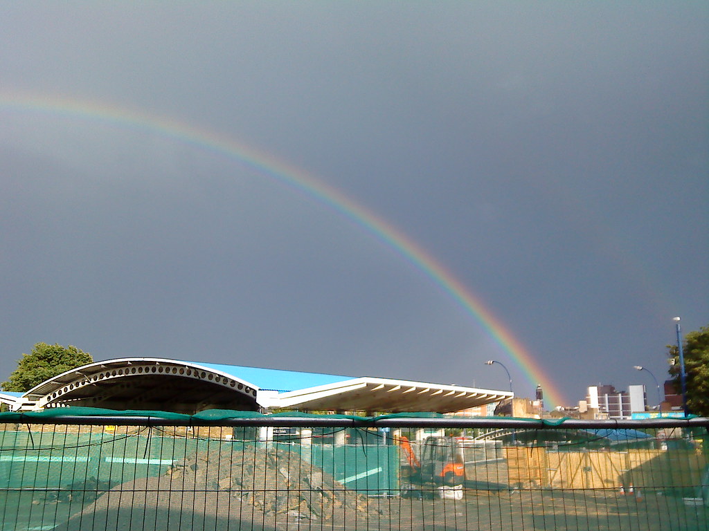 Arcobaleno sopra il borgo londinese di Lewisham