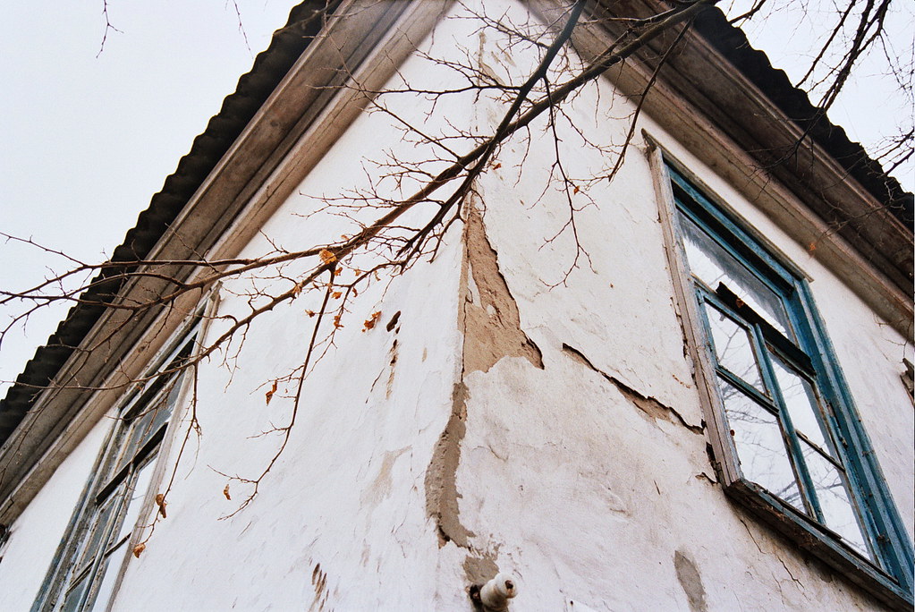 Casa fatiscente abbandonata in Ucraina