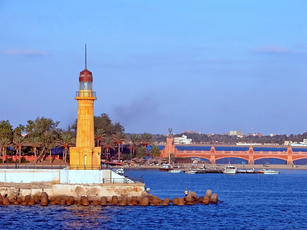 Faro in paesaggio romantico mozzafiato