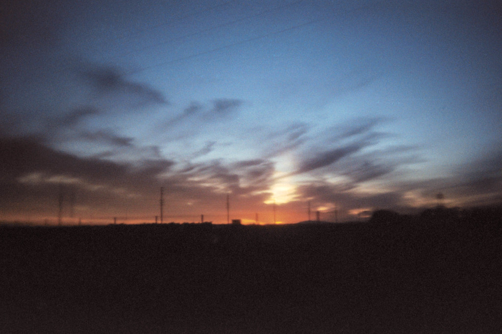 Paesaggio al tramonto che incute una certa tristezza