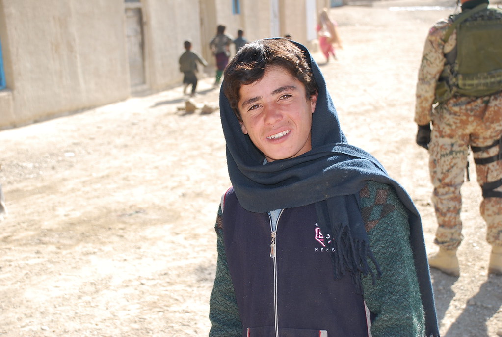 Ragazzo in villaggio a Ghor in Afghanistan